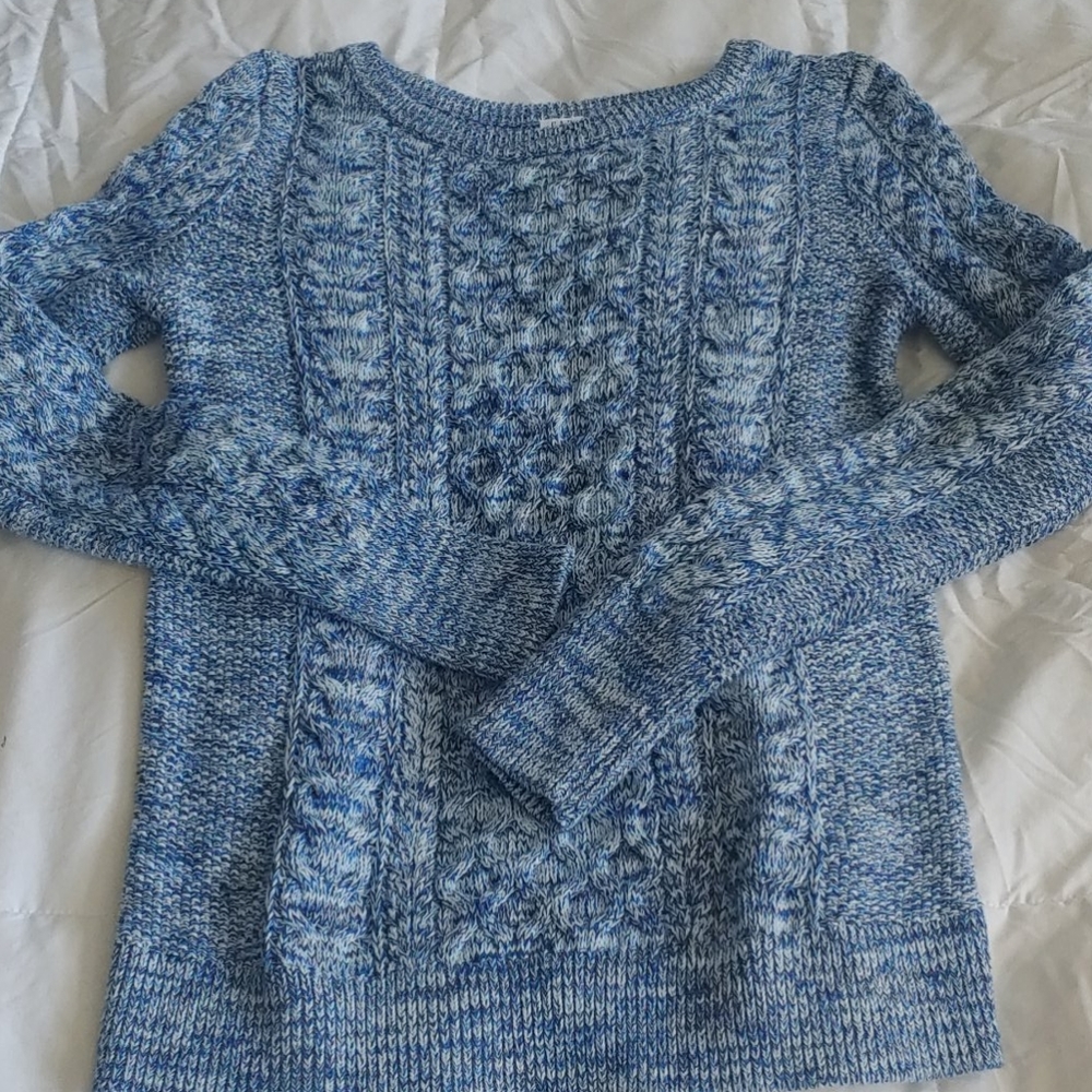 Gap sweater